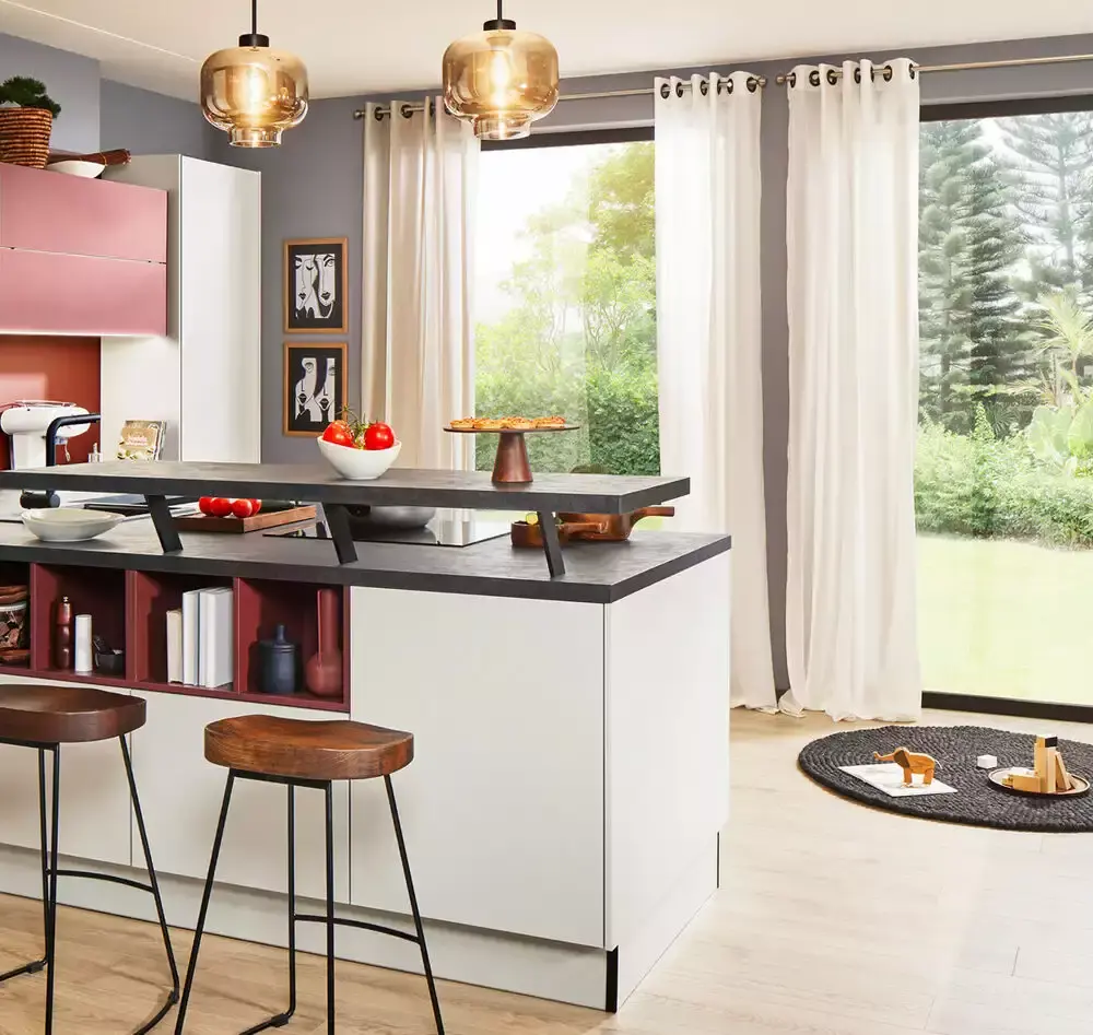 Pino-Moderne-Kueche-mit-Halbinsel-Kaschmirgrau